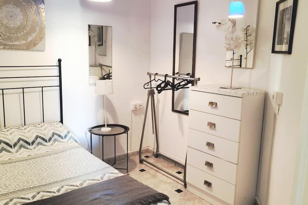 Bonito Apartamento De Dos Dormitorios En El Centro Y Calle San Miguel Torremolinos Exterior foto